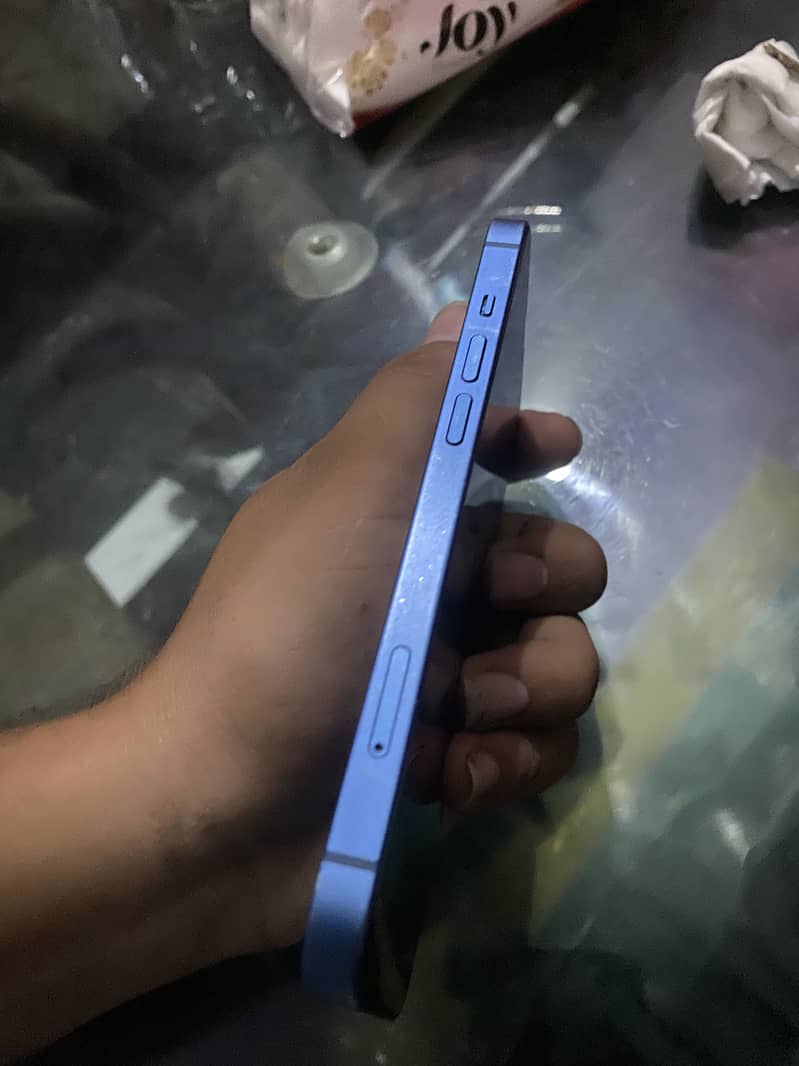Apple iPhone 13 13