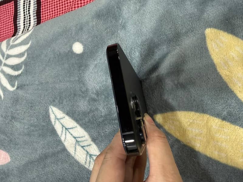Apple iPhone 14 Pro Max 4