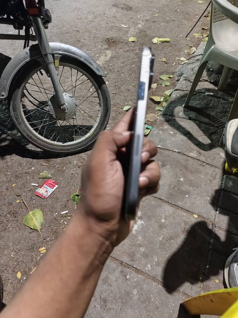 Apple iPhone 13 Pro Max 1