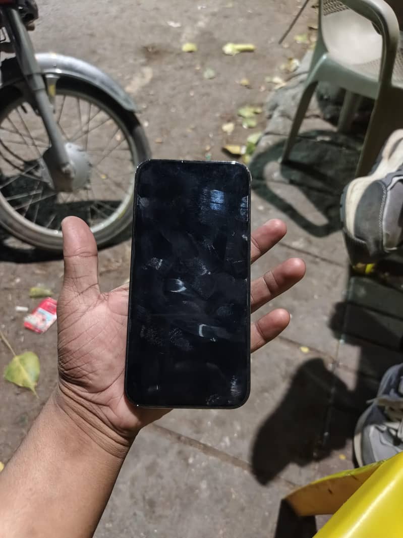 Apple iPhone 13 Pro Max 3