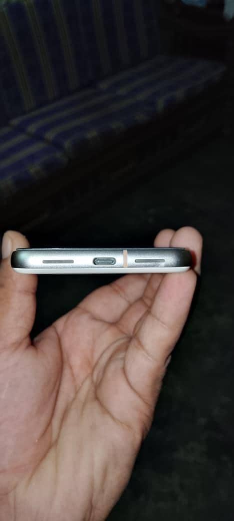 Google Pixel 8 5