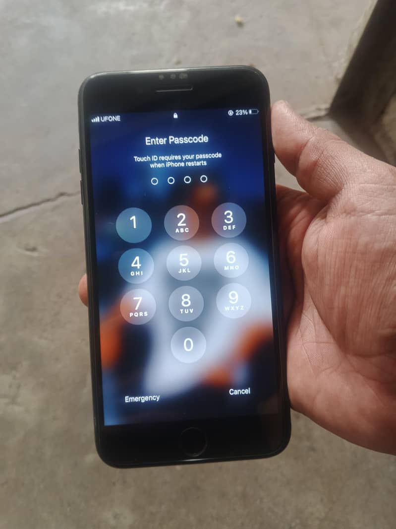 Apple iPhone 7 Plus 0