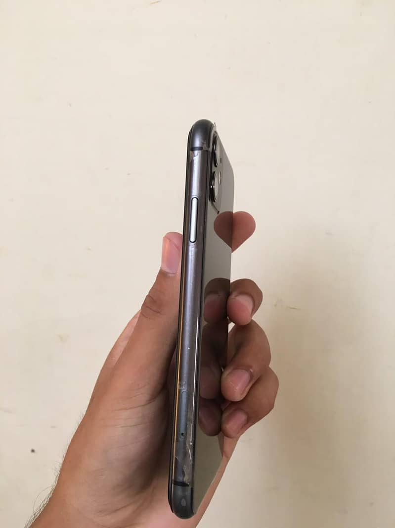 Apple iPhone 11 6