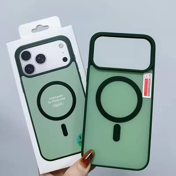iPhone 17 Pro Max Green MagSafe Magnetic Cover – Premium Frosted Protective Case