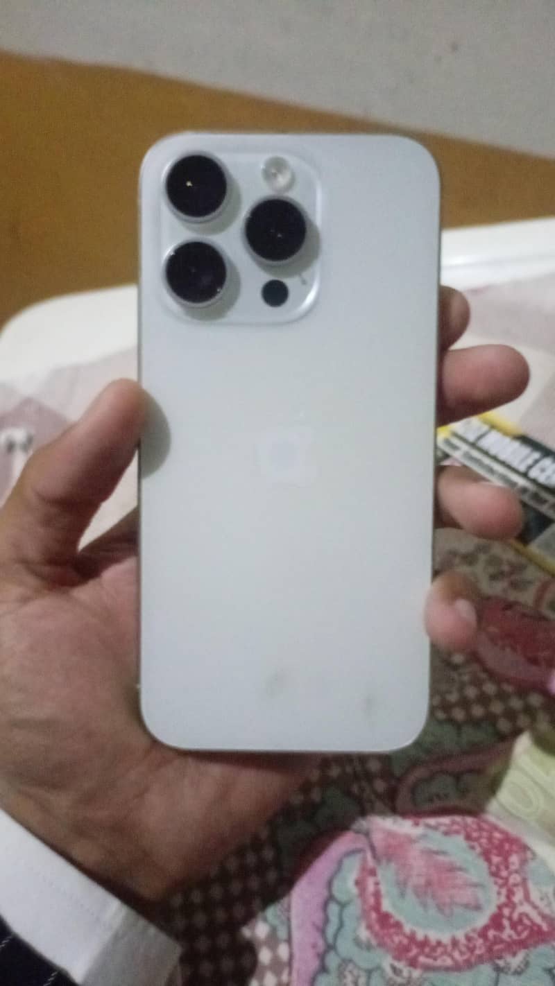 Apple iPhone 15 Pro 0