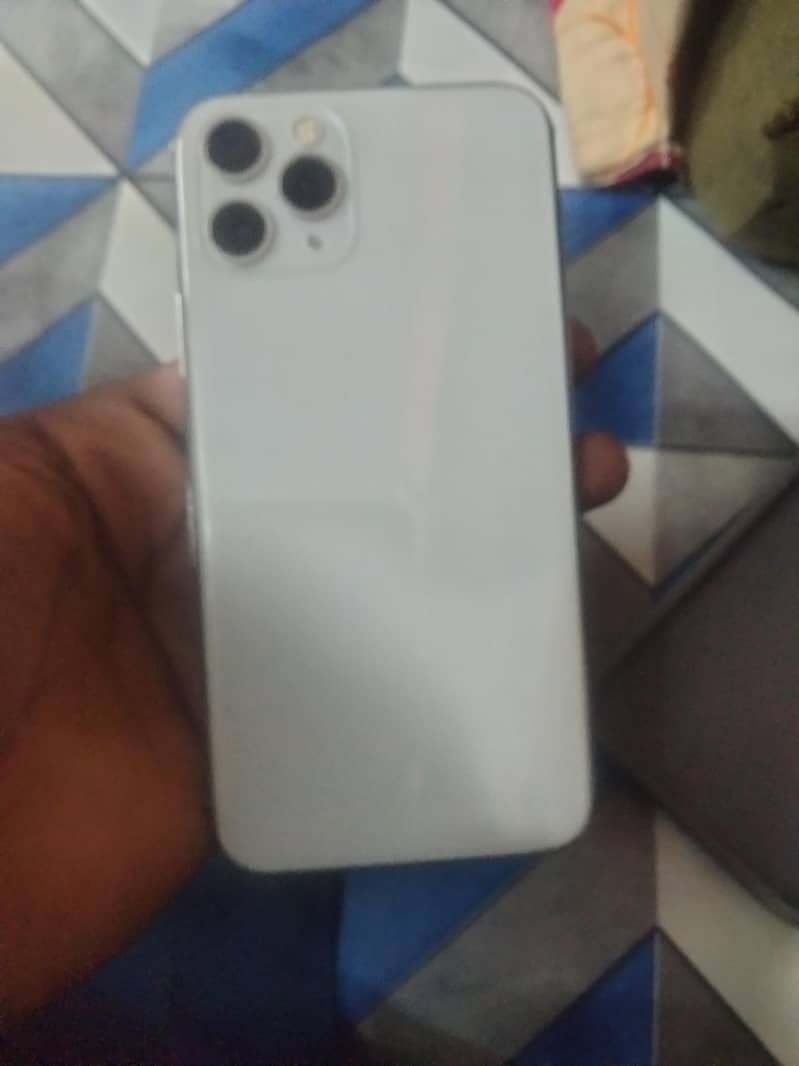 Apple iPhone 11 Pro 1