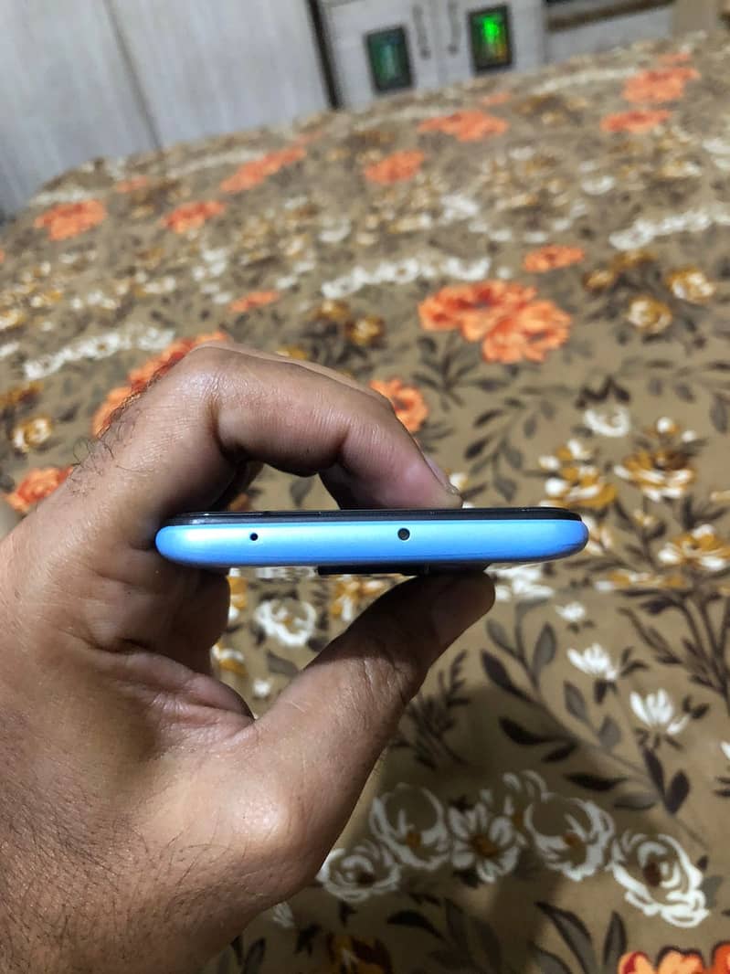 Xiaomi Redmi Note 9 with box 2