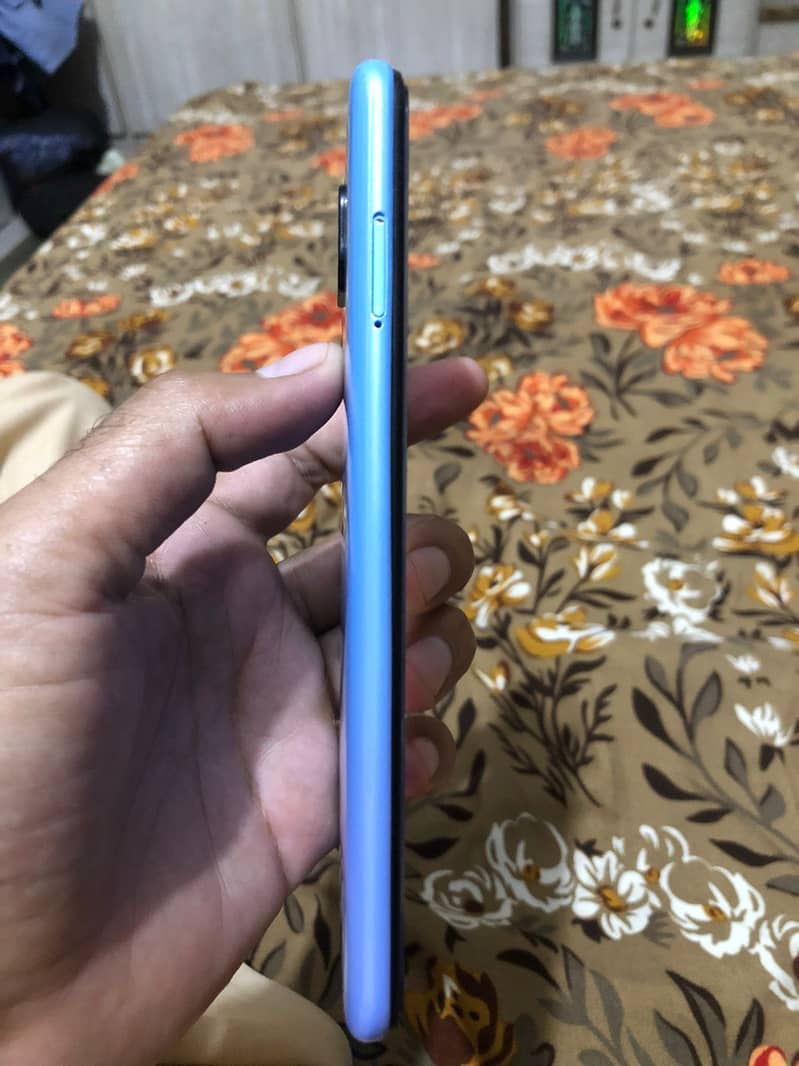 Xiaomi Redmi Note 9 with box 5