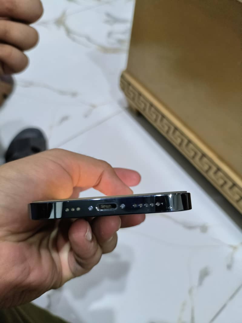 Apple iPhone 12 Pro 2