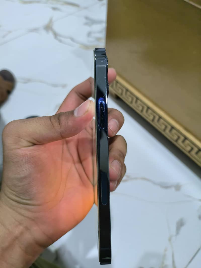 Apple iPhone 12 Pro 3