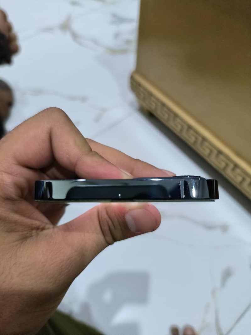 Apple iPhone 12 Pro 4