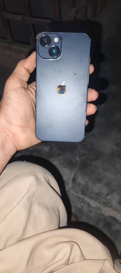 Apple iPhone 13