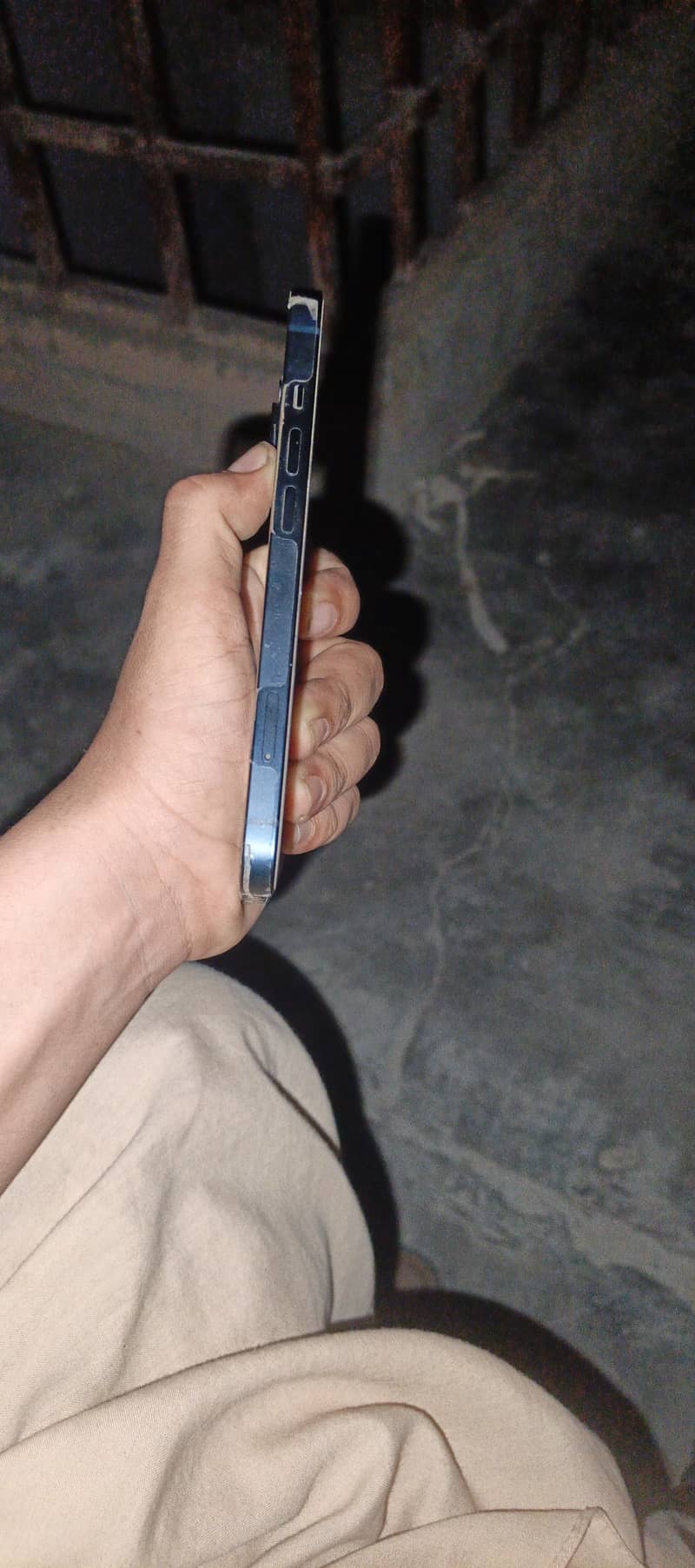 Apple iPhone 13 2
