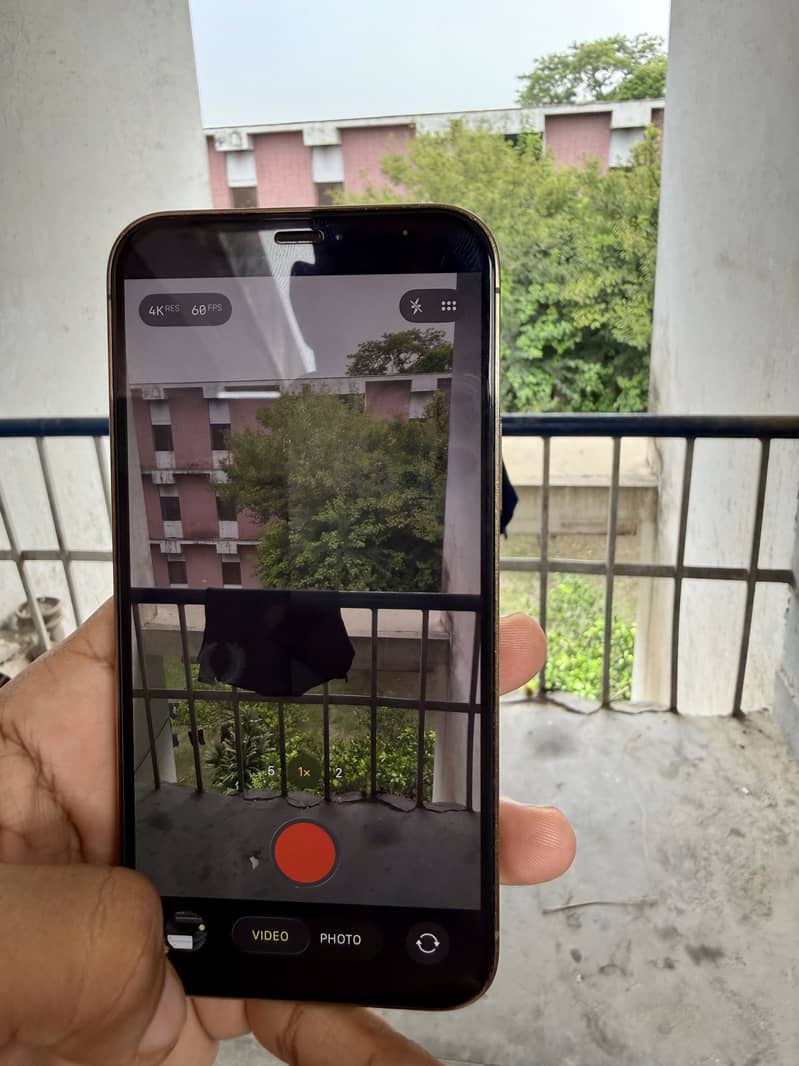 Apple iPhone 12 Pro 8
