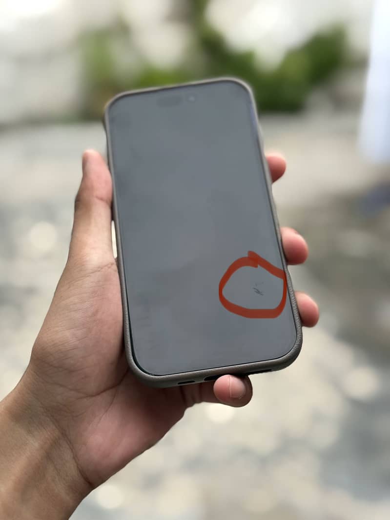 Apple iPhone 16 8