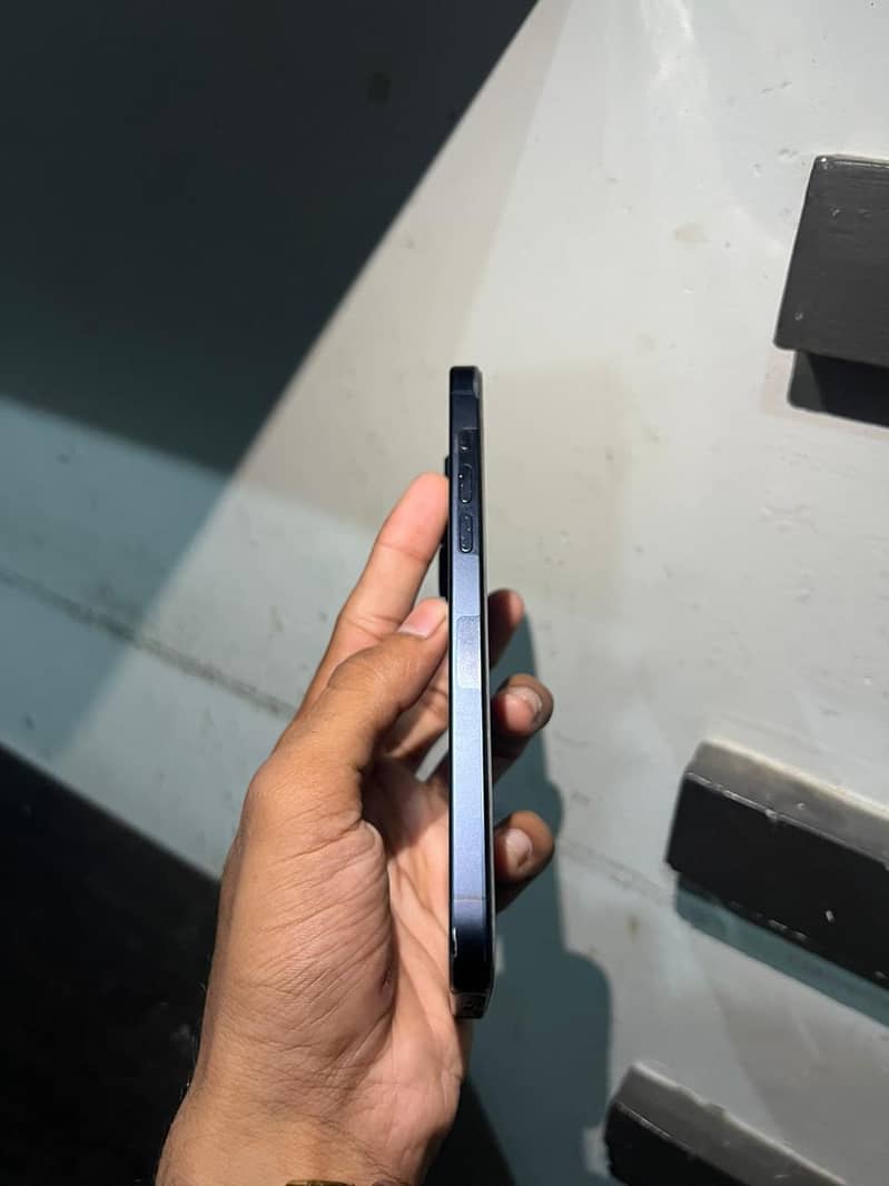 Apple iPhone 15 Pro Max 1