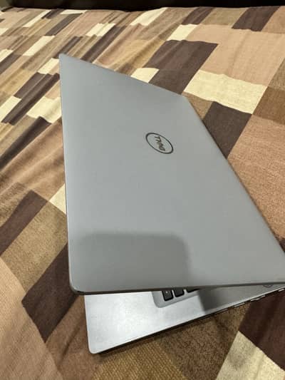i5 10Gen 16gb DDR4 ram - 512gb M2 SSD touch screen face id