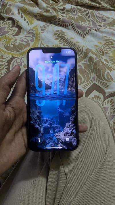 Apple iPhone 13