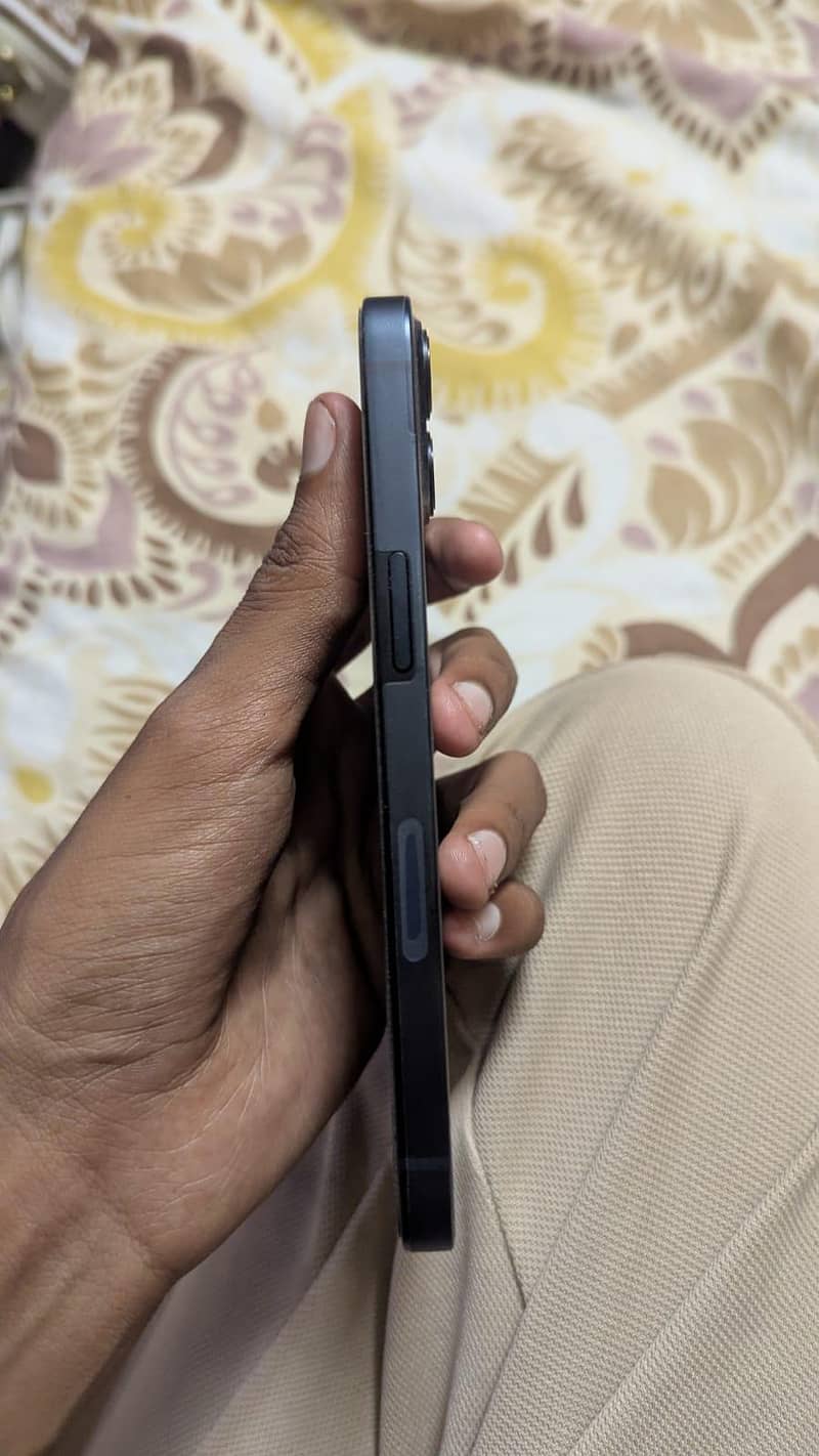 Apple iPhone 13 4