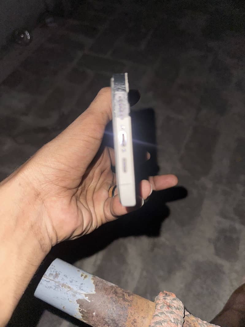 Apple iPhone 14 Pro Max 5