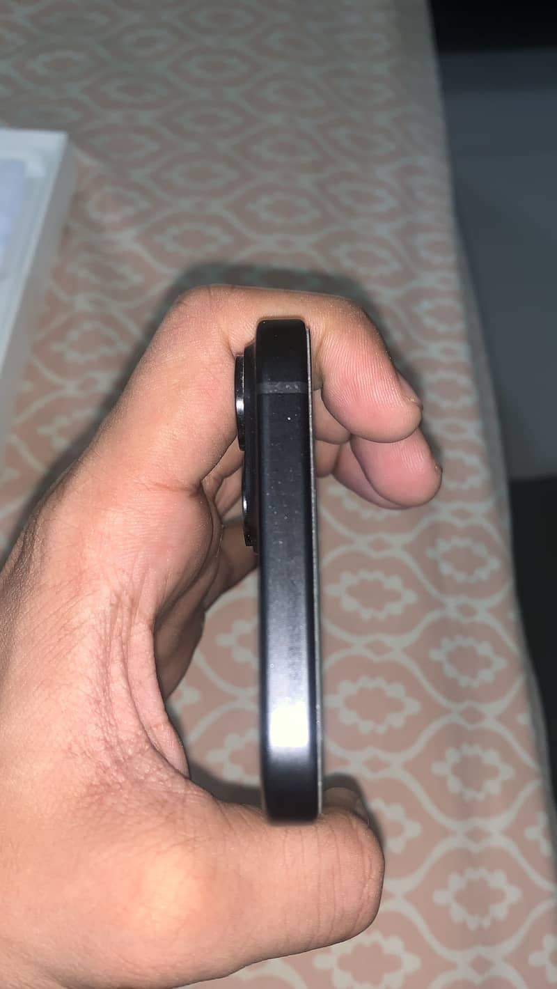 Apple iPhone 15 plus 2