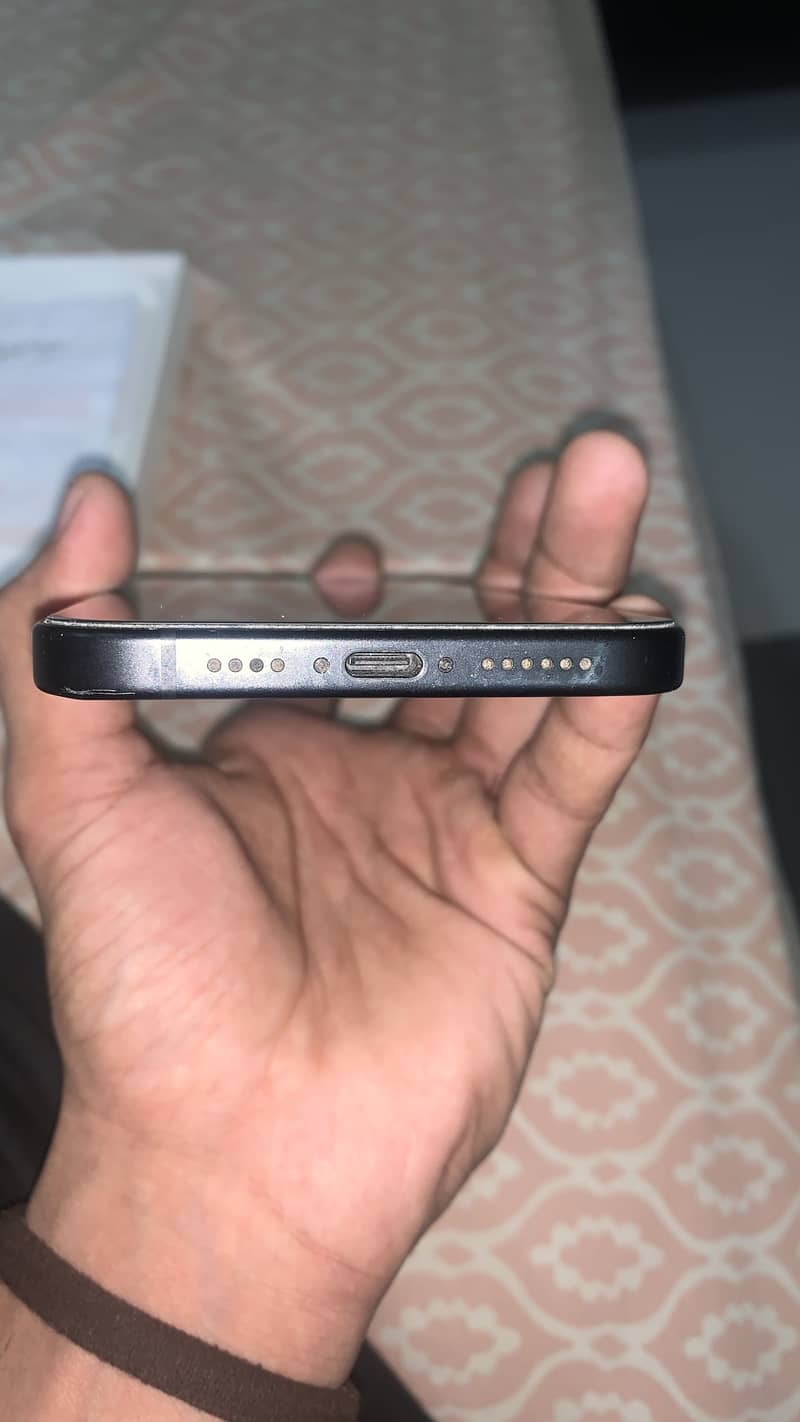 Apple iPhone 15 plus 4