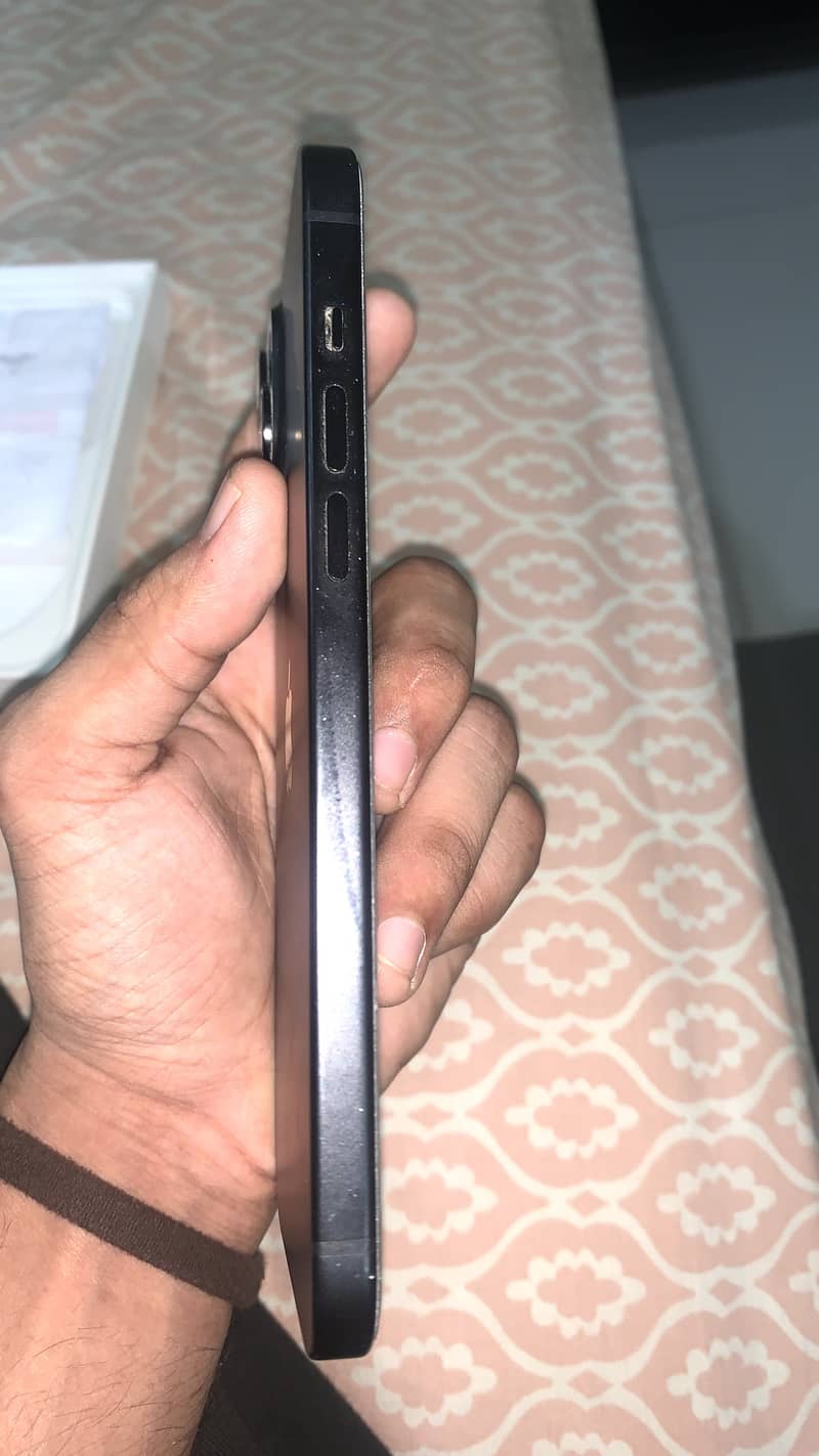 Apple iPhone 15 plus 5