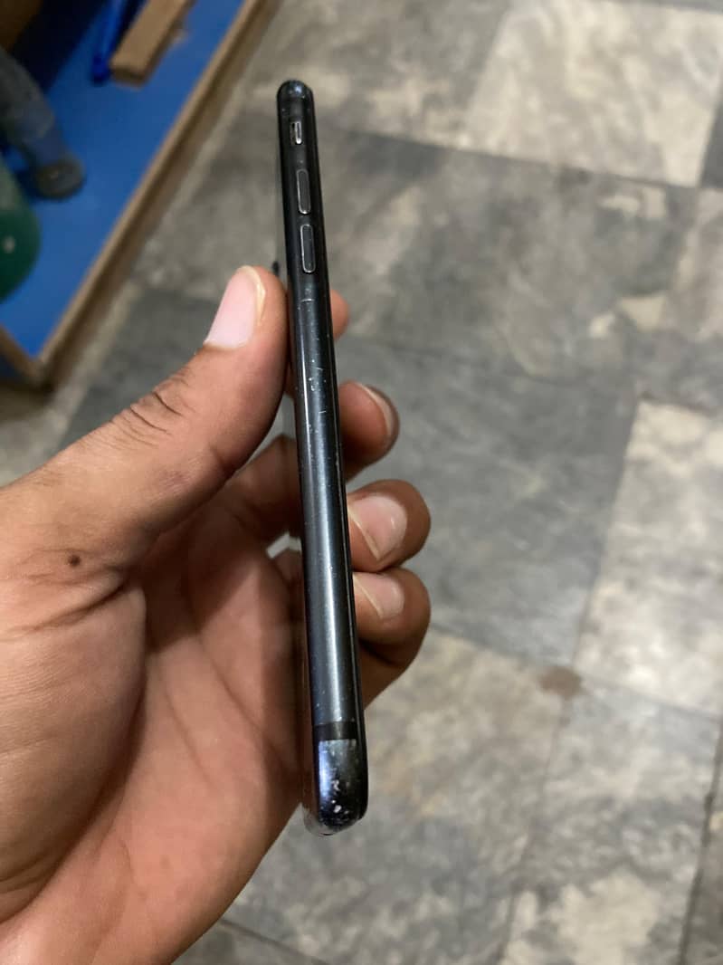 Apple iPhone 7 1