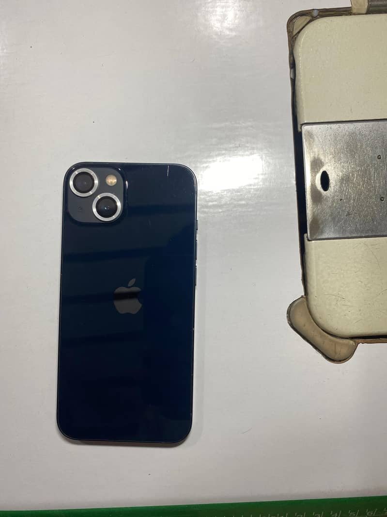 Apple iPhone 13 0