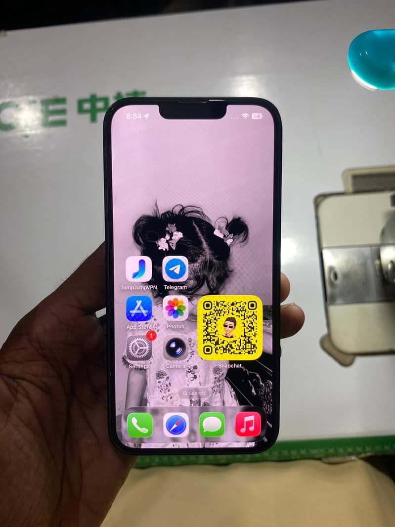 Apple iPhone 13 4