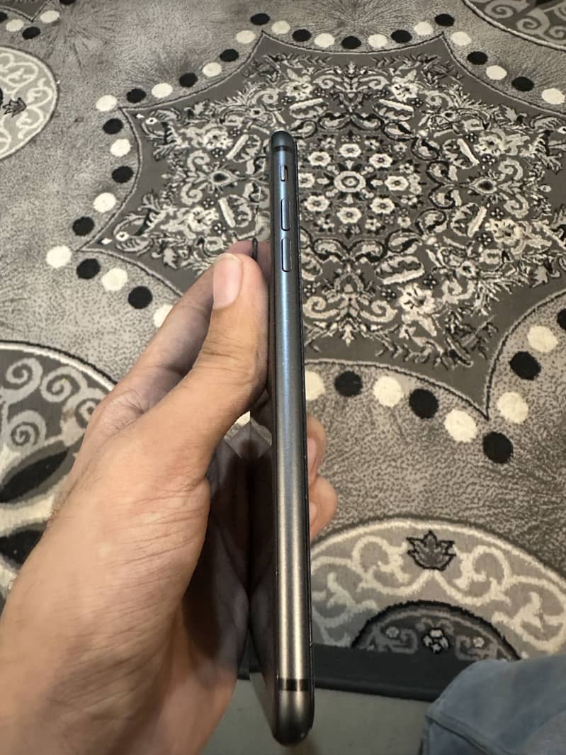Apple iPhone 8 Plus 5