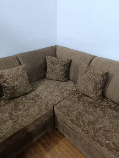 7 seater with sofa covers in very good condition