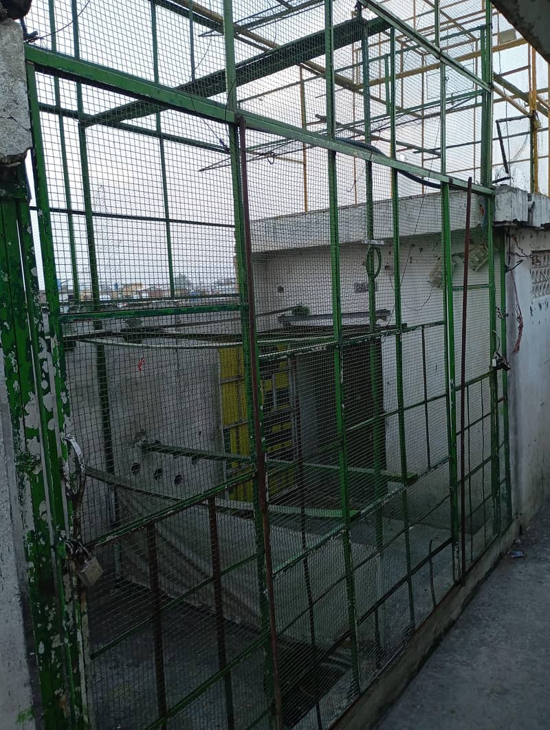 Peigons cage 5