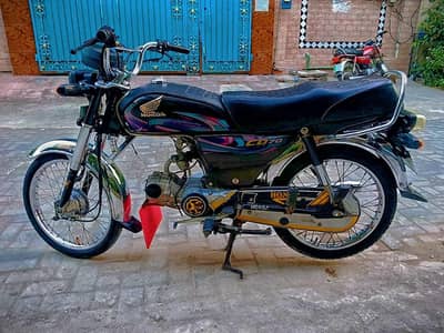Honda CD 70 2023 /24 in black