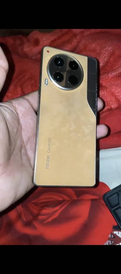 Tecno CAMON 30