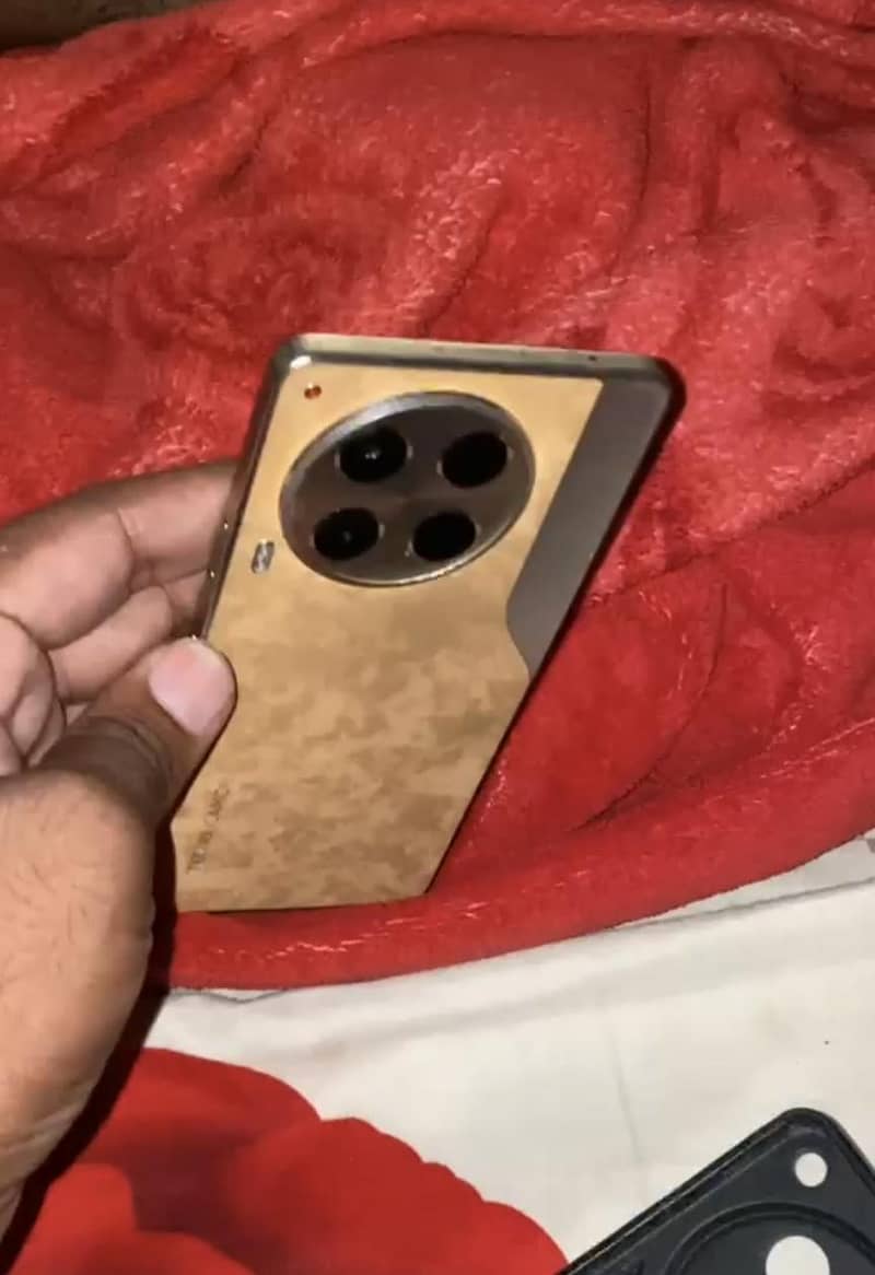 Tecno CAMON 30 4