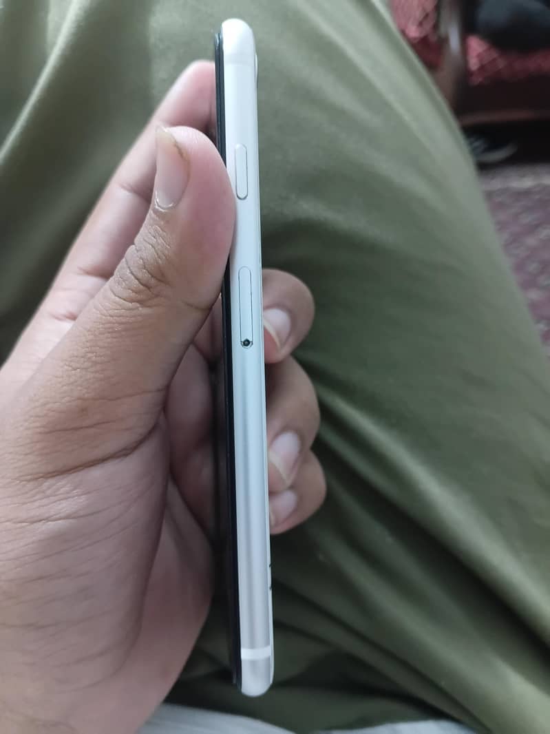 Apple iPhone SE 3