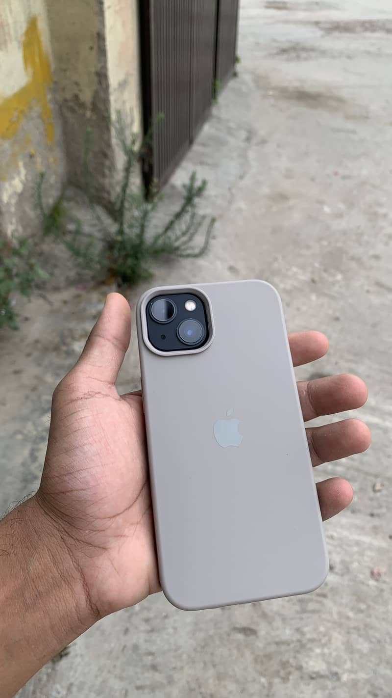 Apple iPhone 13 1