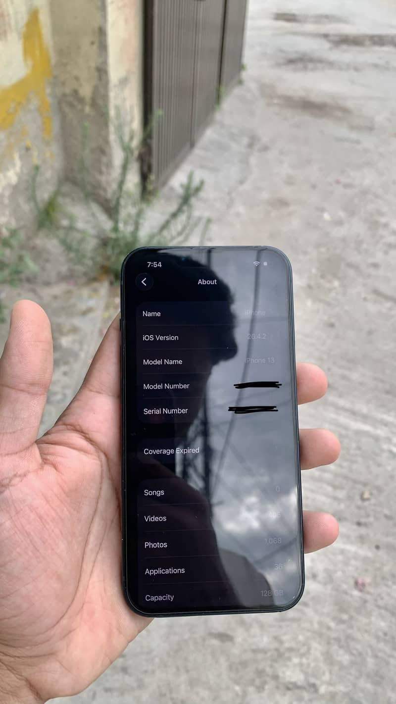 Apple iPhone 13 4