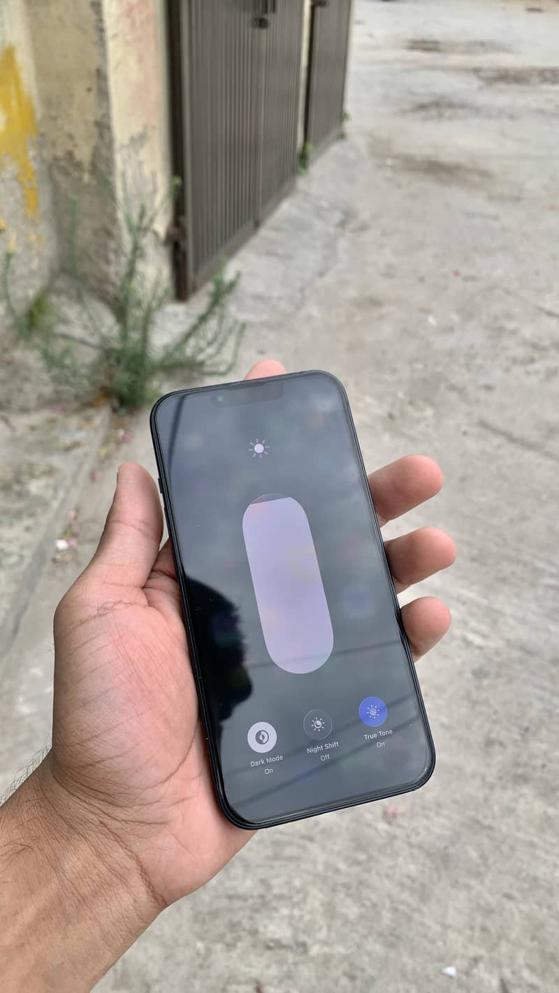 Apple iPhone 13 5