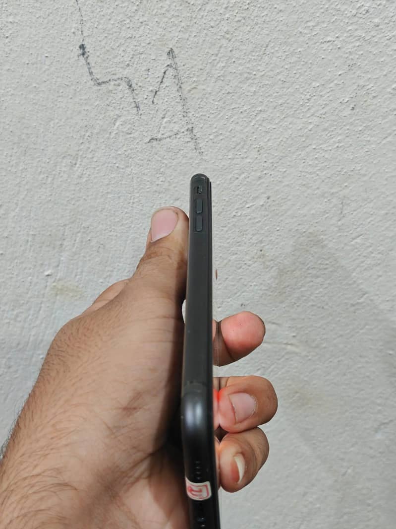 Apple iPhone 11 3