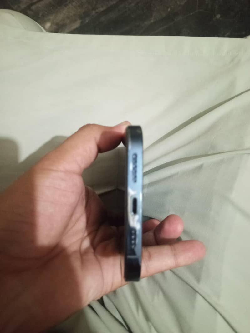 Apple iPhone 12 Pro Max 4