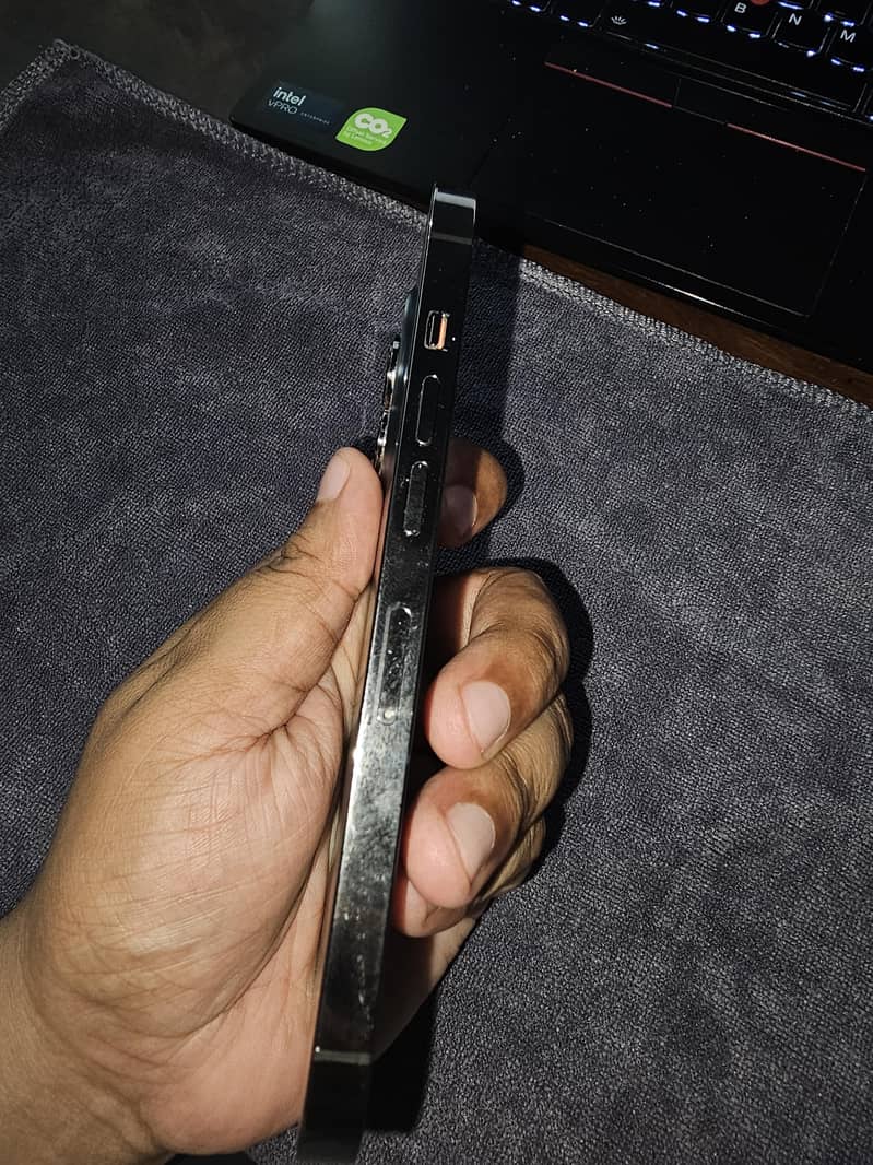 Apple iPhone 13 Pro 3