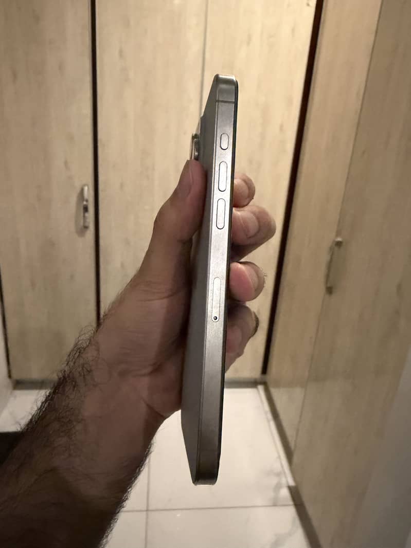 Apple iPhone 15 Pro Max 5