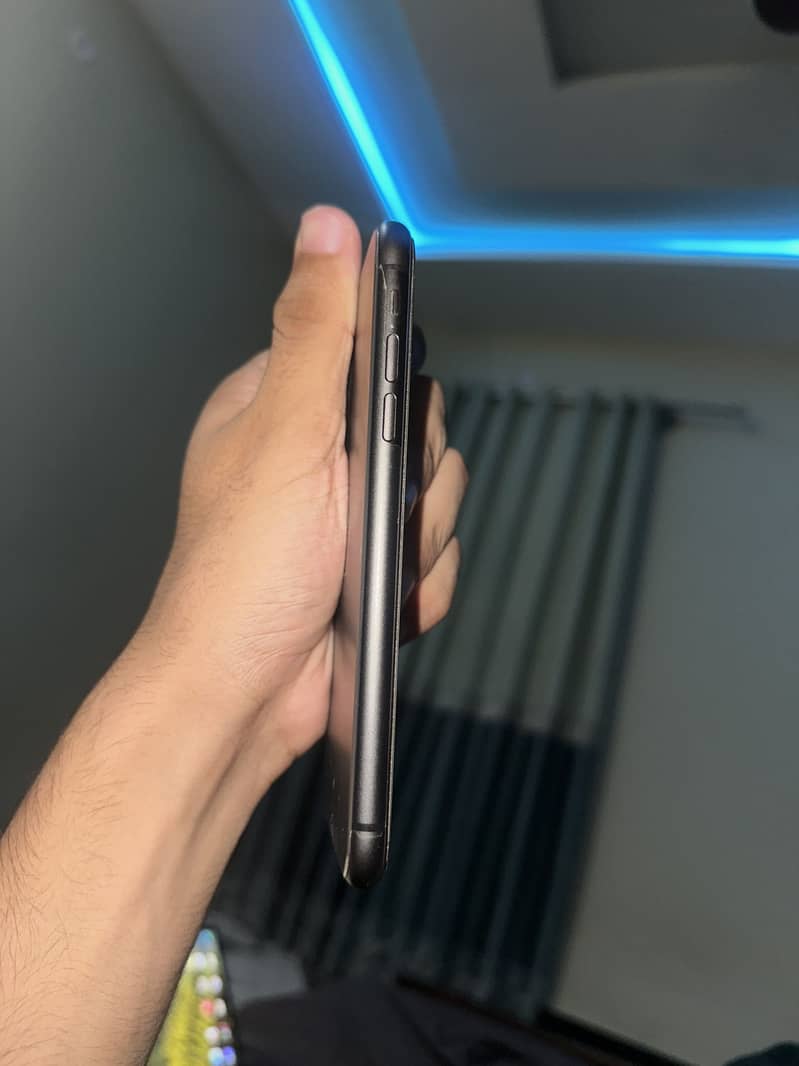 Apple iPhone 11 5