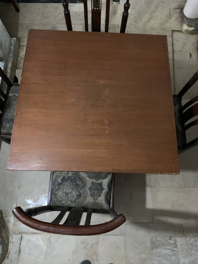 Dining table with 4 Chairs 0