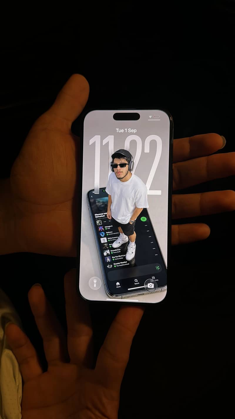 Apple iPhone 16 Pro 2