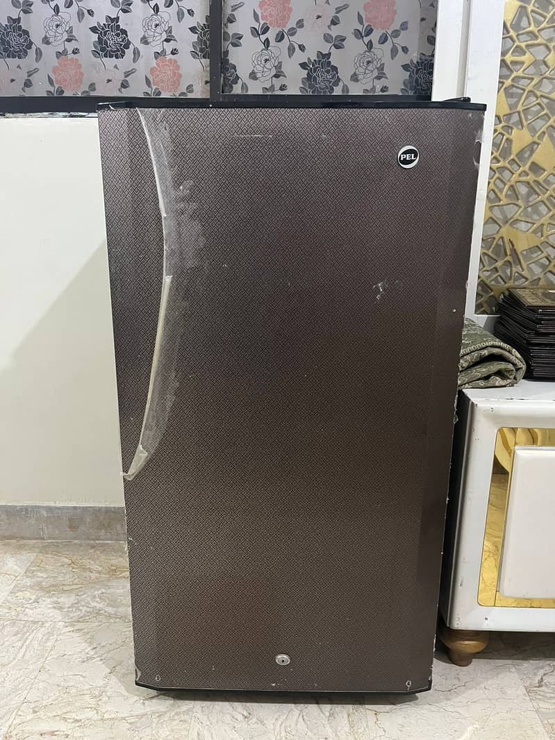 Mini Fridge 1