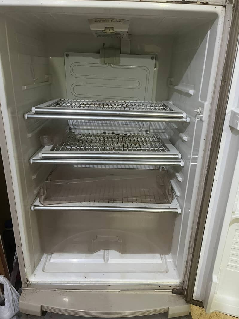 Mini Fridge 3