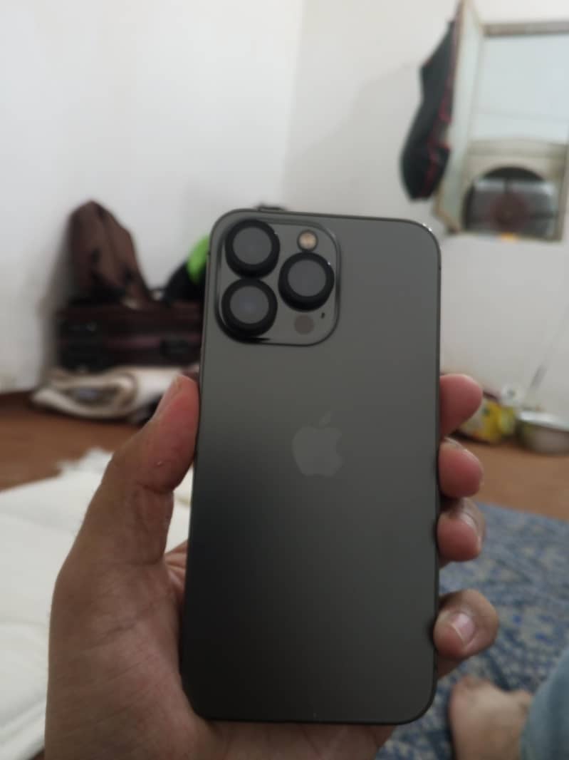 Apple iPhone 13 Pro 1
